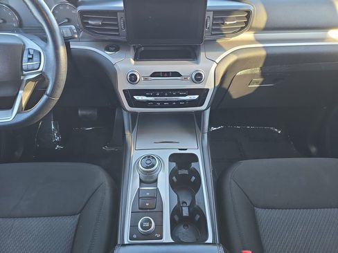 Used 2023 Ford Explorer XLT image 12