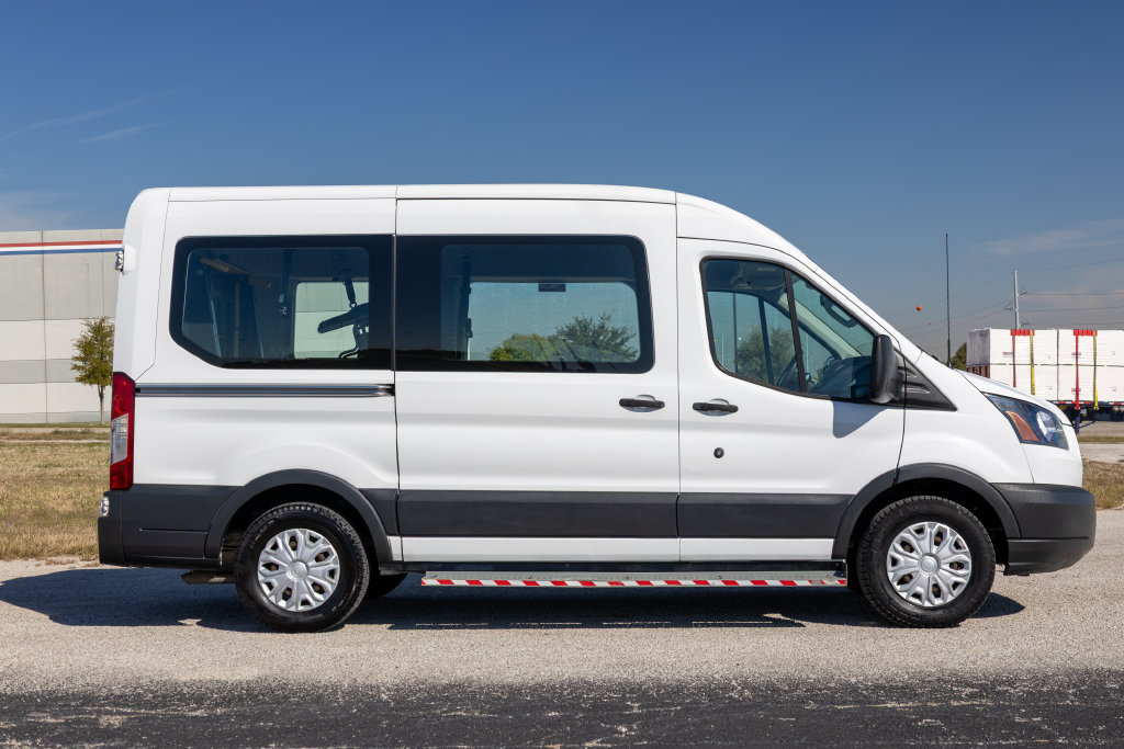 Used 2018 Ford Transit 150 XL RWD image 8