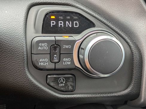 Used 2025 RAM 1500 Big Horn AWD/4WD image 29