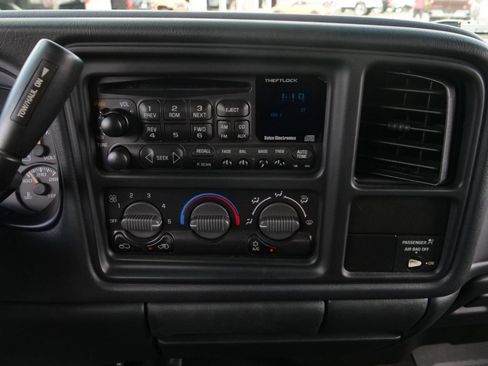 Used 2001 GMC Sierra 3500 4x4 Extended Cab image 9