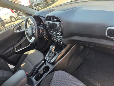 Used 2024 Kia Soul LX w/ Option Group 015 FWD image 18