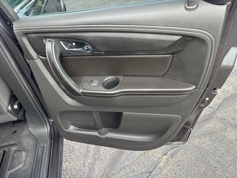 Used 2017 Chevrolet Traverse LT image 26