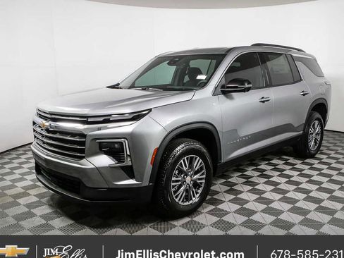 New 2026 Chevrolet Traverse LT w/ Driver Confidence Package AWD/4WD image 24