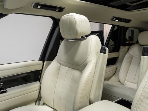 Used 2023 Land Rover Range Rover Long Wheelbase Autobiography image 11