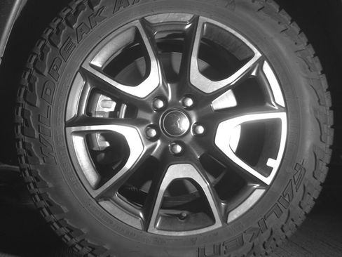 Used 2025 Jeep Compass Trailhawk w/ Trailer Tow Group AWD/4WD image 12