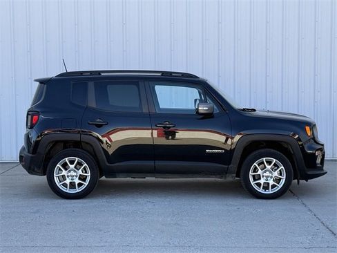 Used 2021 Jeep Renegade Limited image 3