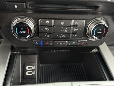 Used 2018 Ford F150 Raptor w/ Equipment Group 802A Luxury image 21