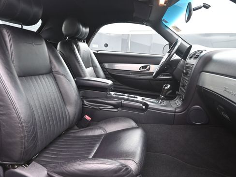 Used 2004 Ford Thunderbird image 19