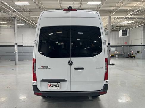 Used 2024 Mercedes-Benz Sprinter 2500 image 6