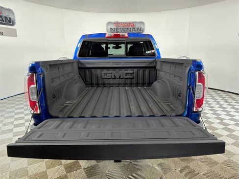 Used 2018 GMC Canyon SLE w/ SLE Convenience Package image 18