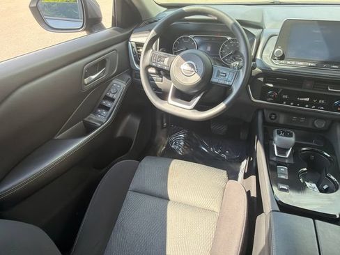 Used 2024 Nissan Rogue SV FWD image 20