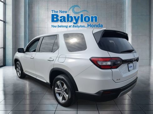 Used 2023 Honda Pilot EX-L image 3