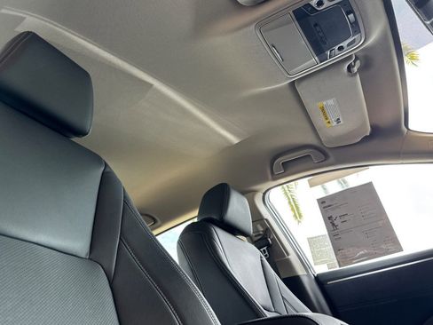 Used 2018 Honda Clarity Touring image 17