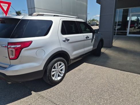 Used 2013 Ford Explorer XLT AWD/4WD image 8