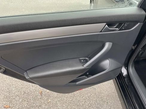 Used 2013 Volkswagen Passat 2.5 S image 14