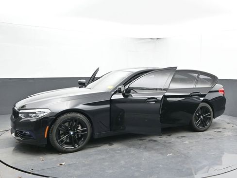 Used 2017 BMW 540i xDrive image 36