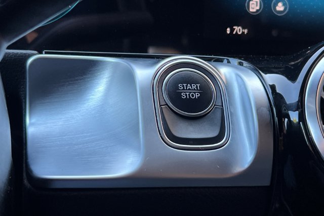 Used 2023 Mercedes-Benz EQB 300 4MATIC image 25