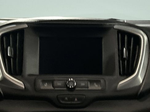 Used 2024 GMC Terrain SLE image 30