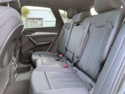 Certified 2025 Audi Q5 2.0T Premium w/ Convenience Plus Package image 30