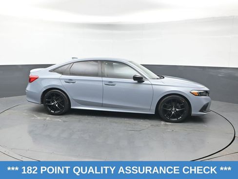 Used 2023 Honda Civic Sport image 4