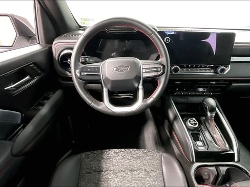 Used 2024 Chevrolet Colorado Z71 w/ Z71 Convenience Package 2 image 17