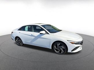 Used 2025 Hyundai Elantra Limited video 2