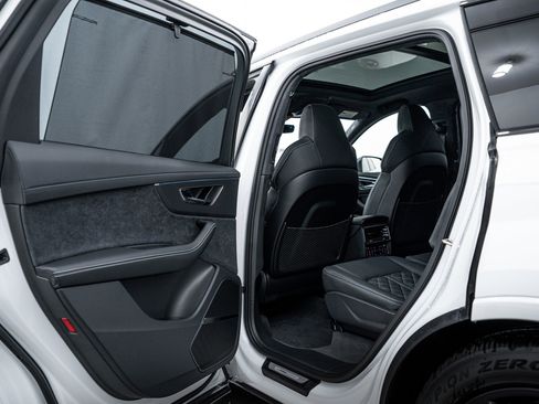 New 2026 Audi SQ7 Prestige image 17