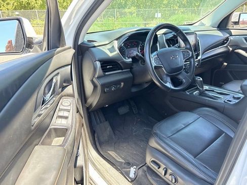 Used 2020 Chevrolet Traverse RS w/ LPO, Floor Liner Package AWD/4WD image 9