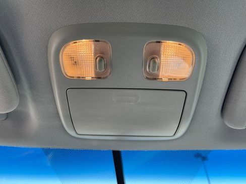 Used 2011 Lincoln MKZ FWD image 21