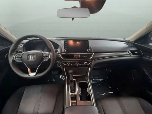 Used 2018 Honda Accord EX image 9