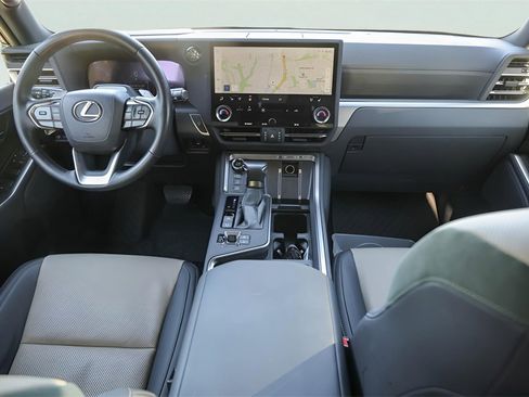 Used 2024 Lexus GX 550 image 29