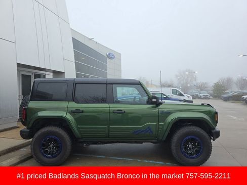 Used 2023 Ford Bronco Badlands image 4
