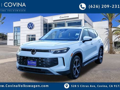 New 2026 Volkswagen Tiguan SE image 3