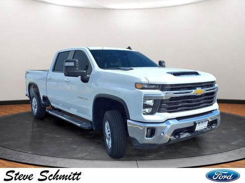 Used 2025 Chevrolet Silverado 2500 LT w/ Convenience Package AWD/4WD image 26
