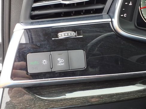 Used 2022 Audi Q7 Premium Plus image 19