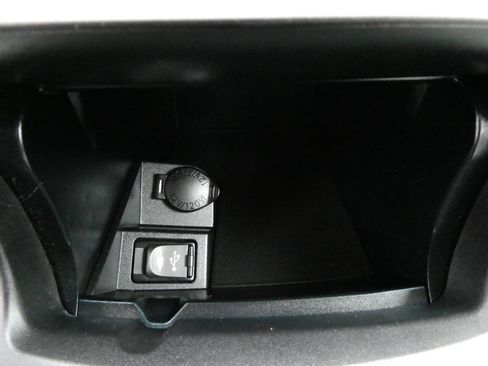 Used 2015 Toyota Camry LE image 20