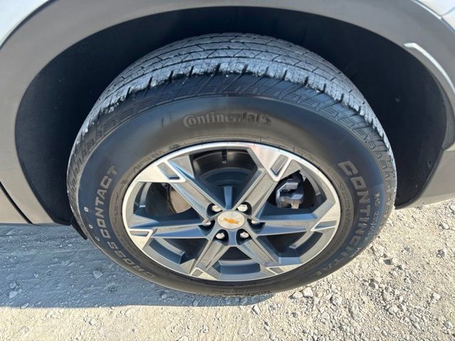 Used 2025 Chevrolet Blazer LT FWD image 19