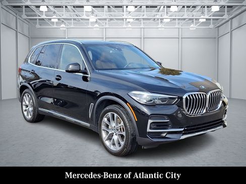 Used 2023 BMW X5 xDrive40i w/ Premium Package image 1