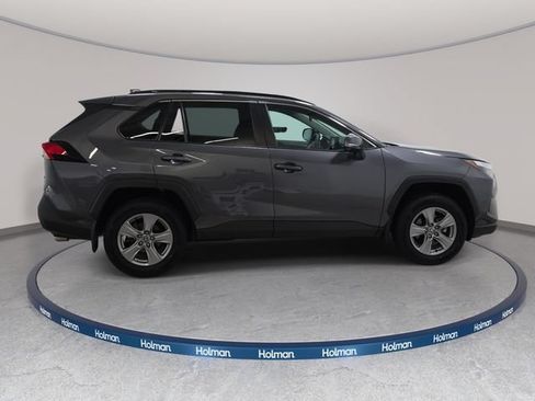 Used 2022 Toyota RAV4 XLE w/ Convenience Package AWD/4WD image 5
