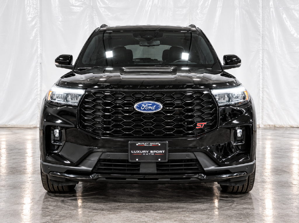 Used 2025 Ford Explorer ST AWD/4WD image 5