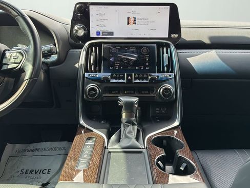 Used 2023 Lexus LX 600 4WD w/ Ultra Luxury Package image 12