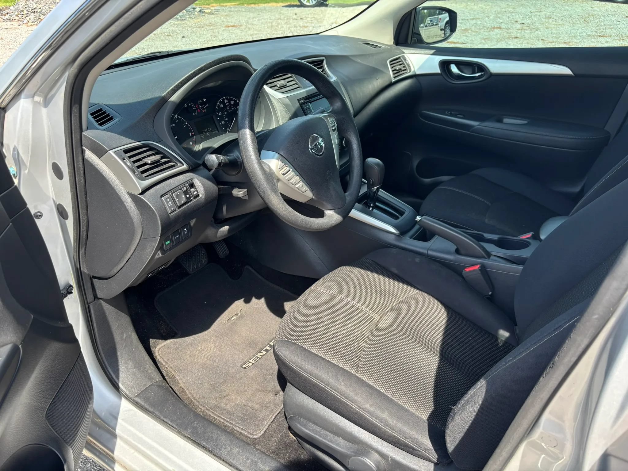 Used 2017 Nissan Sentra S FWD image 11