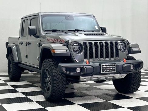 Used 2020 Jeep Gladiator Mojave image 3