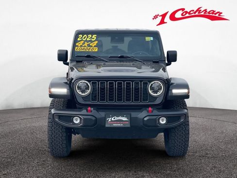 Used 2025 Jeep Wrangler Unlimited Rubicon AWD/4WD image 33