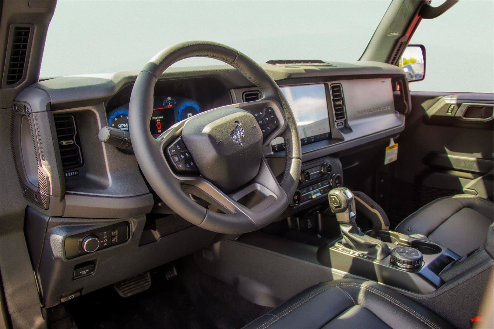 Used 2025 Ford Bronco Badlands AWD/4WD image 5