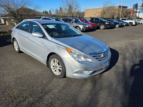 Used 2013 Hyundai Sonata GLS w/ Popular Equipment Pkg image 1