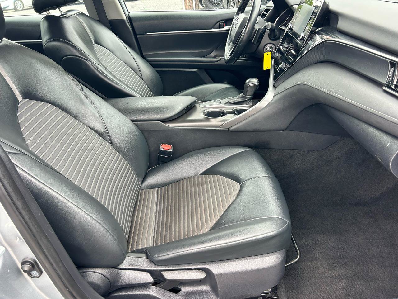 Used 2023 Toyota Camry SE FWD image 9