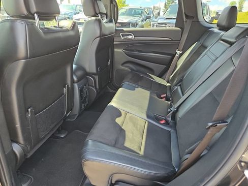 Used 2019 Jeep Grand Cherokee Altitude AWD/4WD image 14