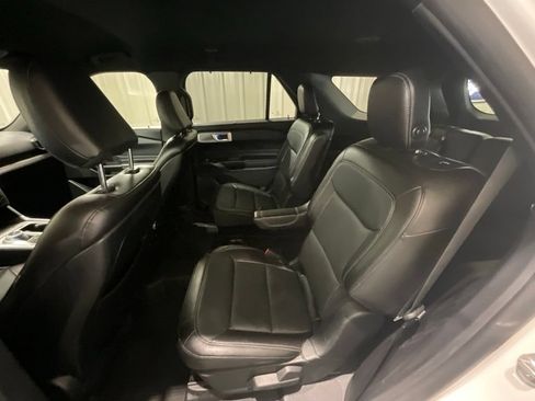 Used 2020 Ford Explorer Limited AWD/4WD image 9