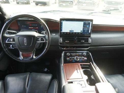 Used 2023 Lincoln Navigator Reserve AWD/4WD image 16